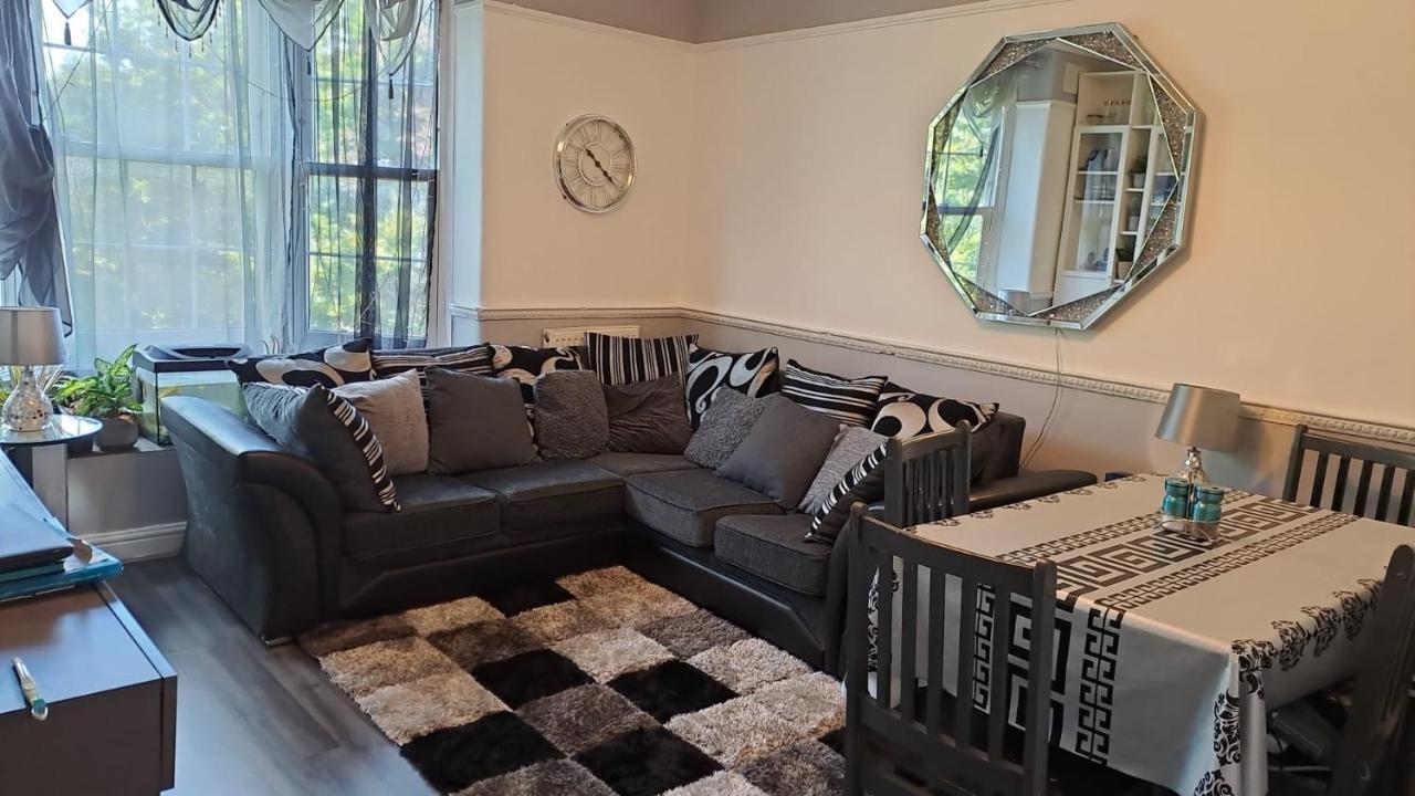 3 Bedroom Brixton Apartment London Exterior photo